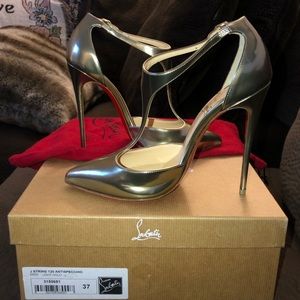 Christian Louboutin J String 120 Antispecchio